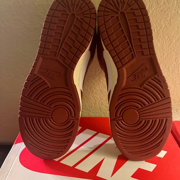 Dunk Low Vintage Red 10 - Picture 4 of 5